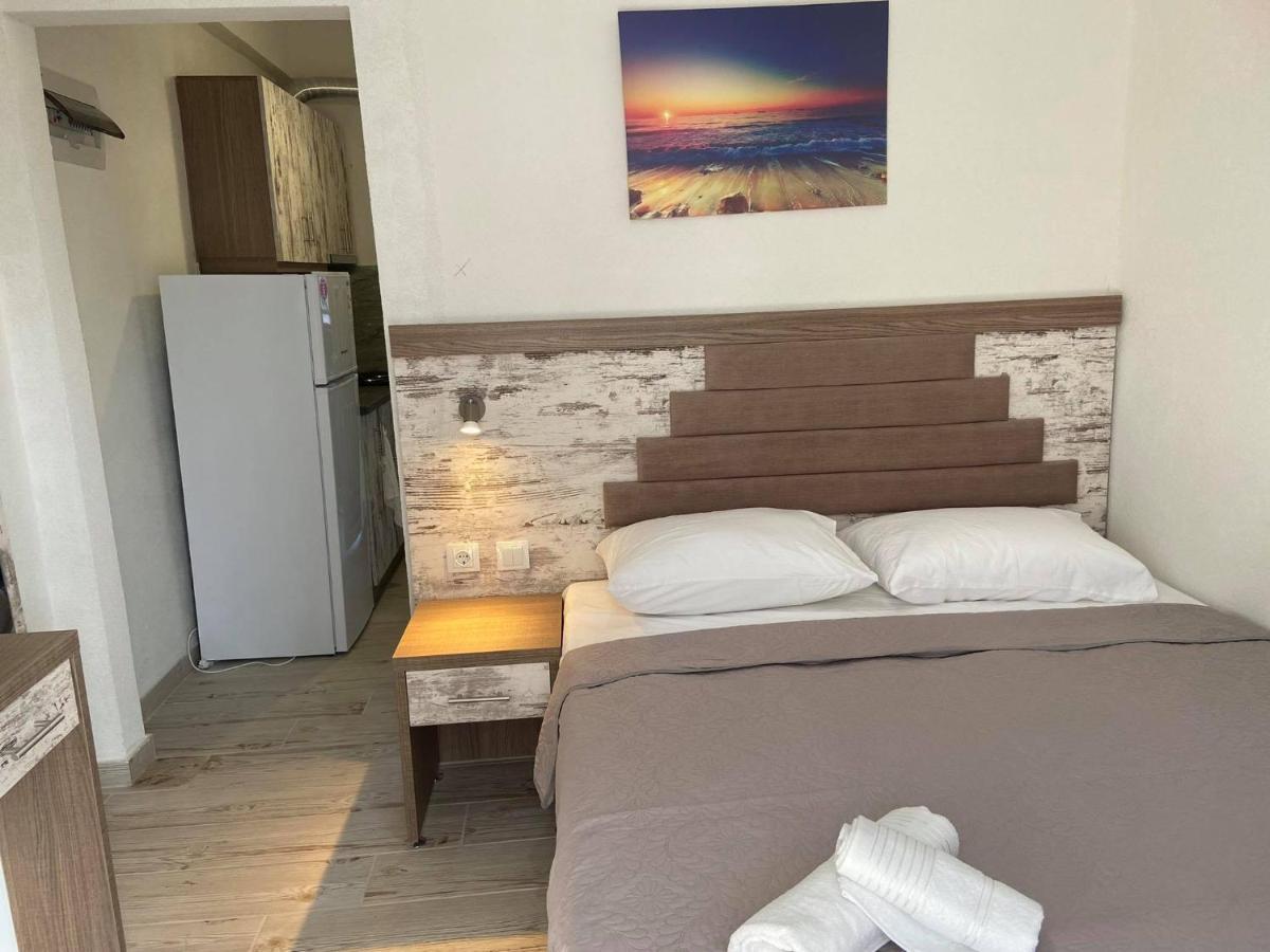 Apartments Miki 波利克罗诺 外观 照片