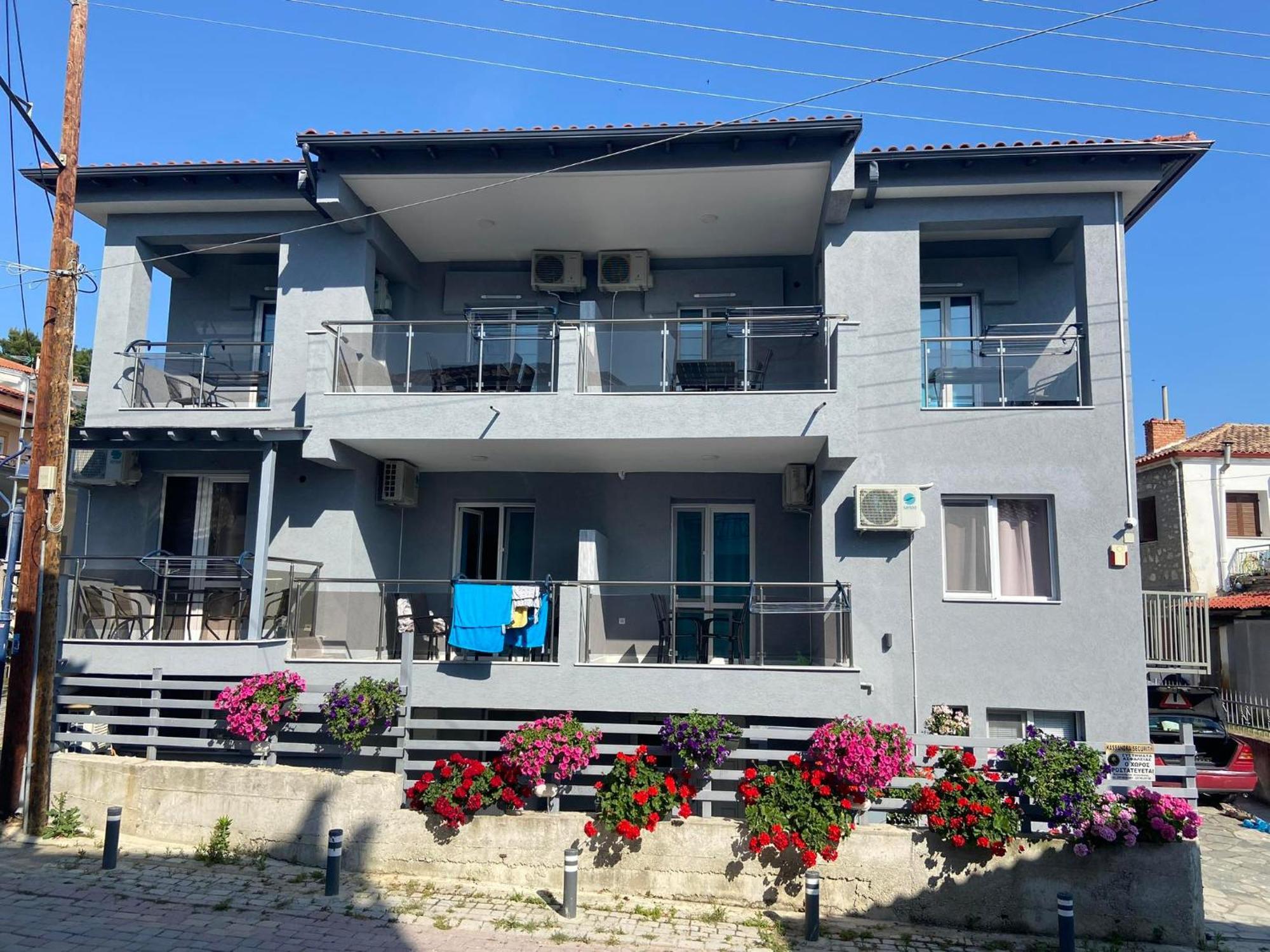 Apartments Miki 波利克罗诺 外观 照片