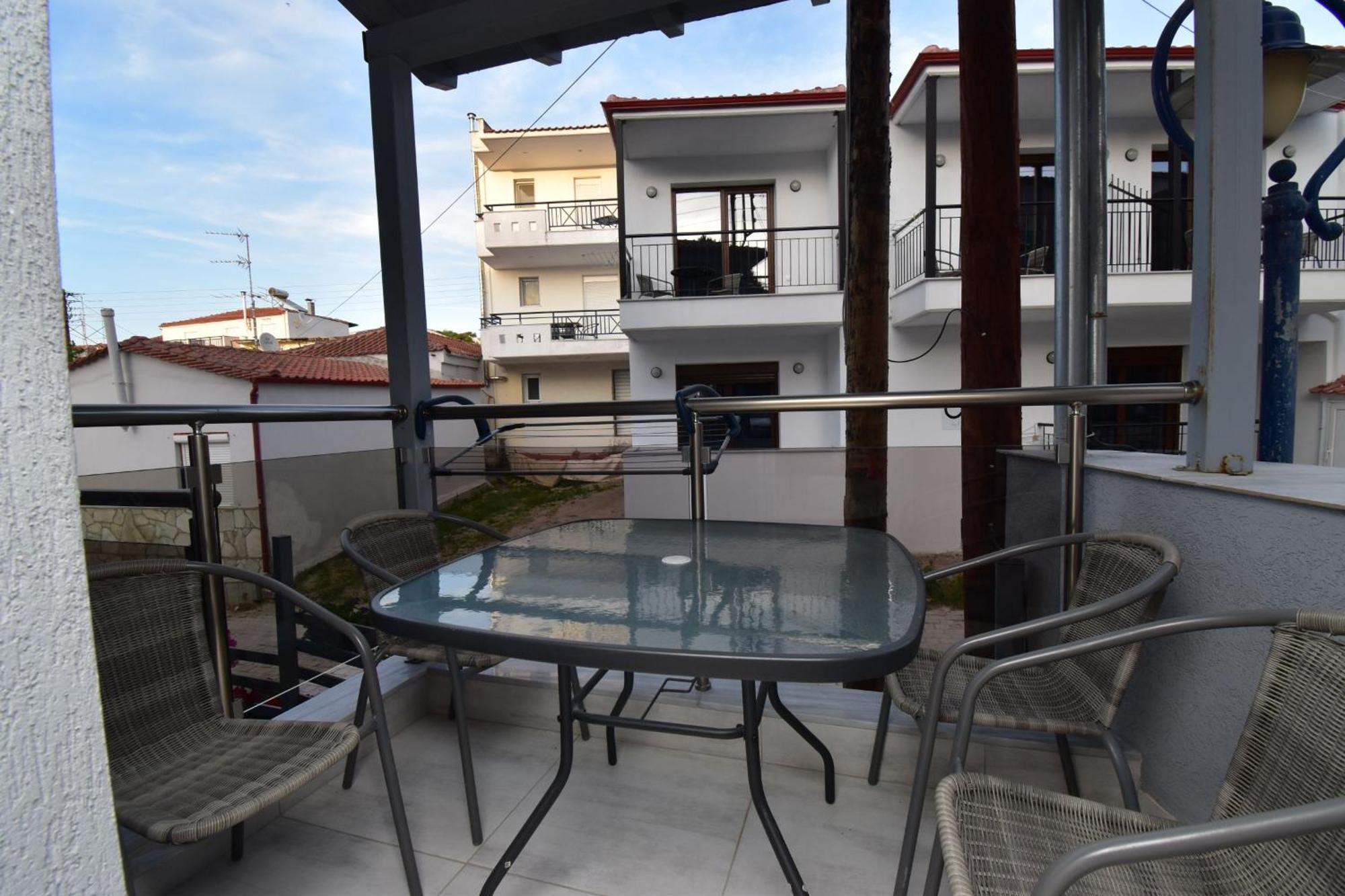 Apartments Miki 波利克罗诺 外观 照片