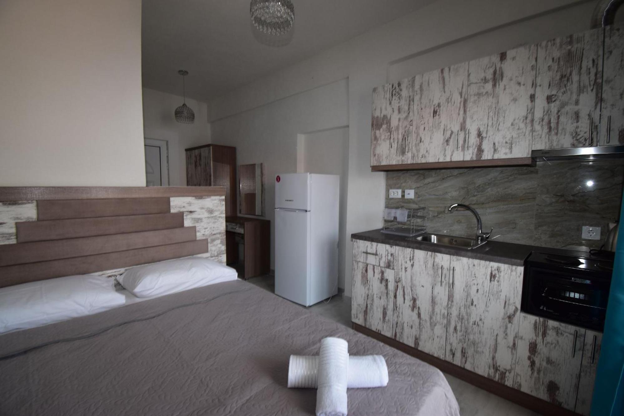 Apartments Miki 波利克罗诺 外观 照片