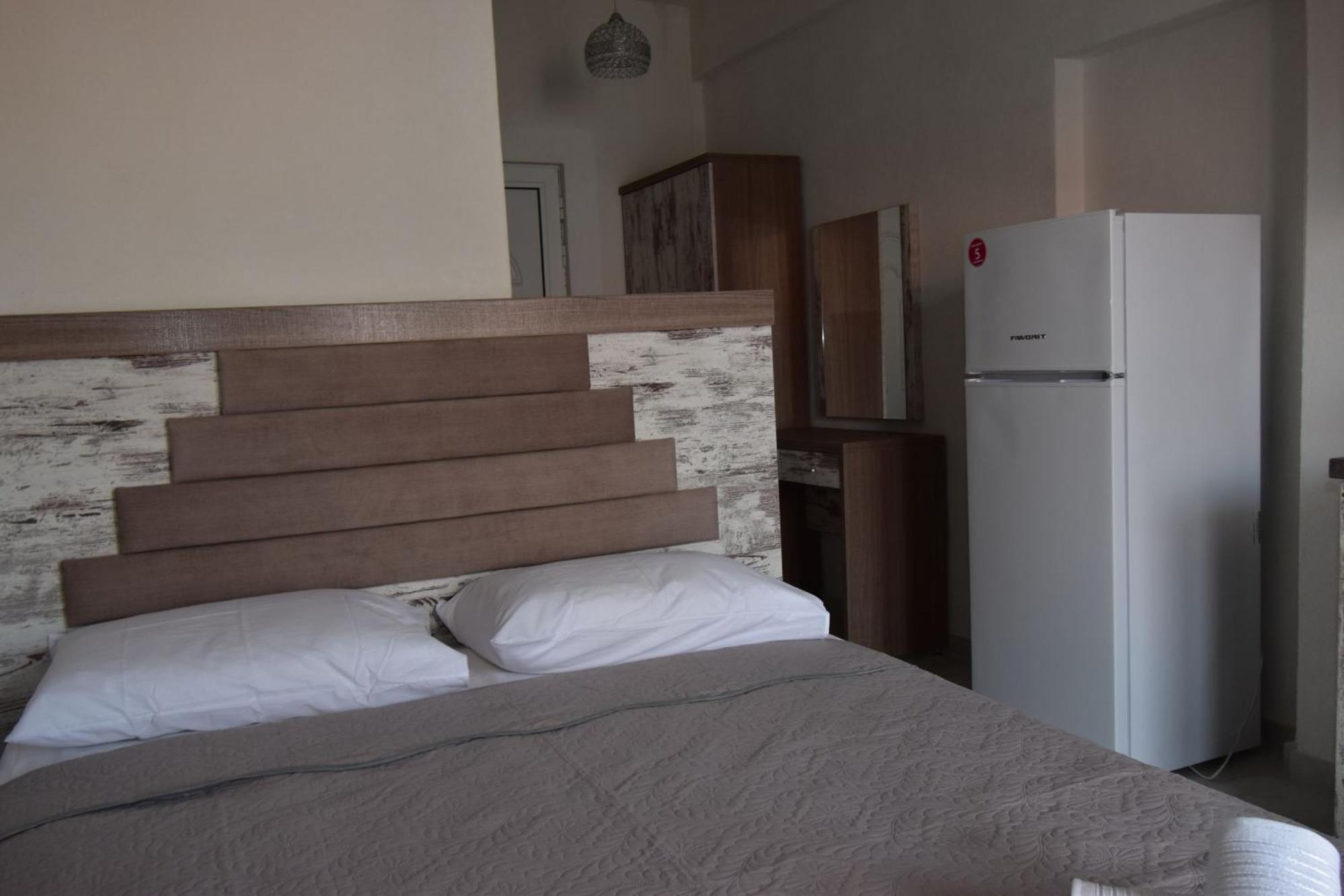 Apartments Miki 波利克罗诺 外观 照片